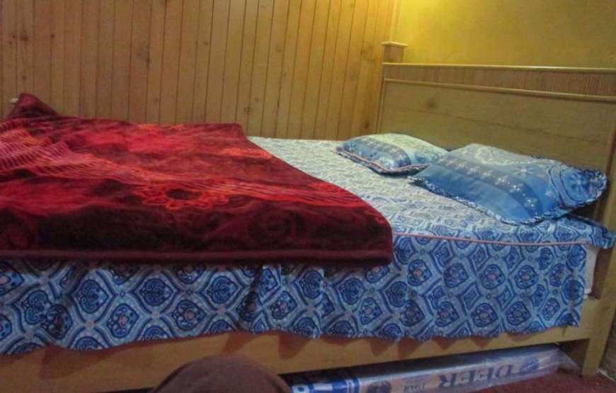 Kashmir Sharda View Guest House